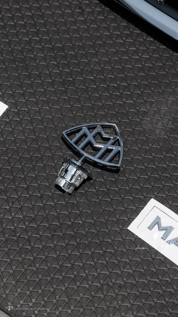 Mercedes-Benz S-Class กระจังหน้า Logo Maybach ฟิล์มสี