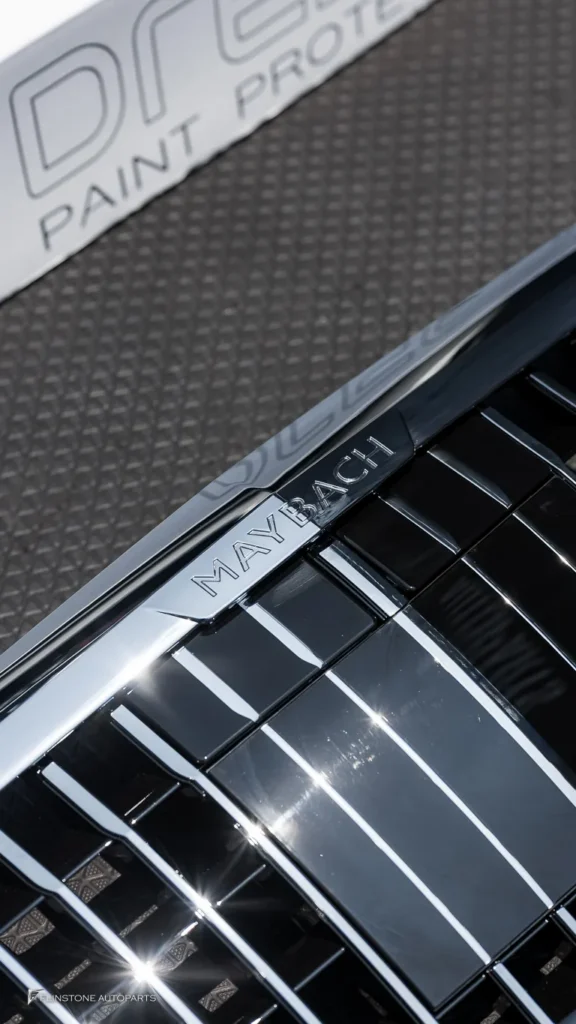 Mercedes-Benz S-Class กระจังหน้า Logo Maybach ฟิล์มสี