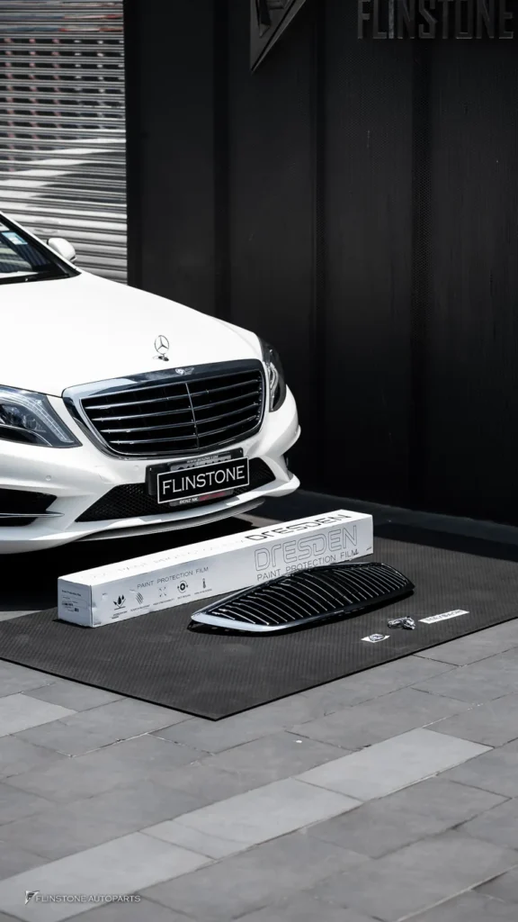 Mercedes-Benz S-Class กระจังหน้า Logo Maybach ฟิล์มสี