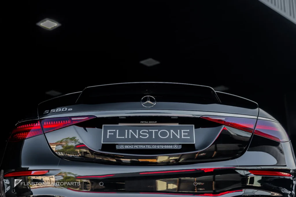 Mercedes-Benz S-Class สปอยเลอร์