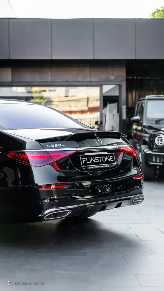 Mercedes-Benz S-Class สปอยเลอร์