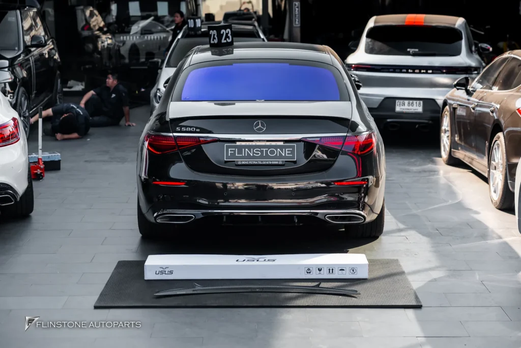 Mercedes-Benz S-Class สปอยเลอร์