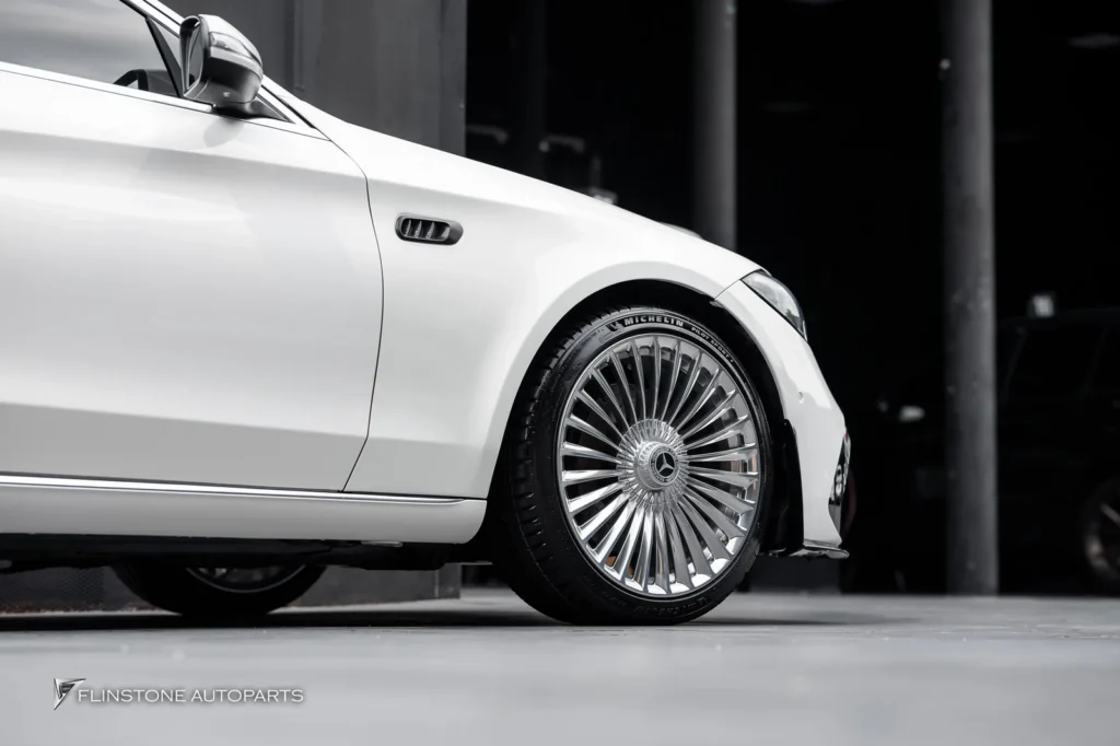 Mercedes-Benz W205 เปลี่ยนโฉม W206 C63 AMG ล้อ USUS