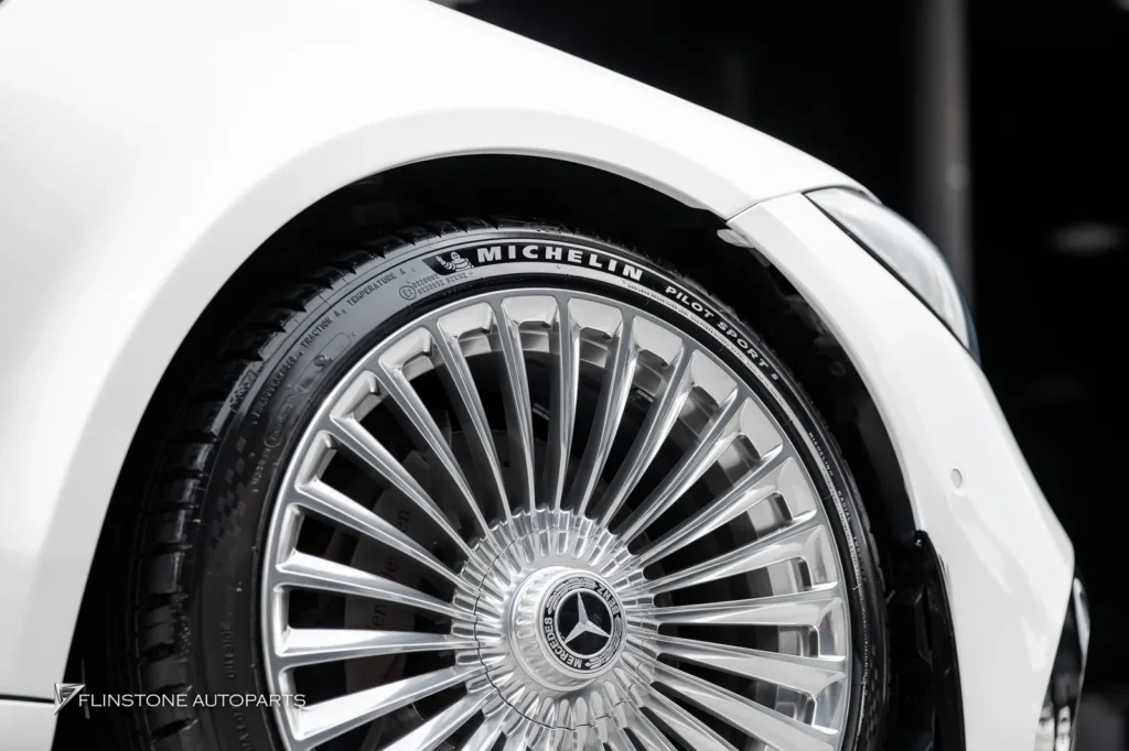 Mercedes-Benz W205 เปลี่ยนโฉม W206 C63 AMG ล้อ USUS