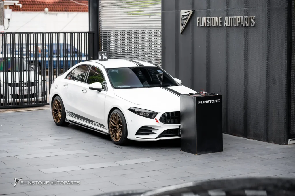 Mercedes-AMG A35 ไฟหน้า RGB
