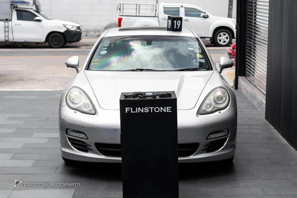 Porsche Panamera กล้อง iRoad