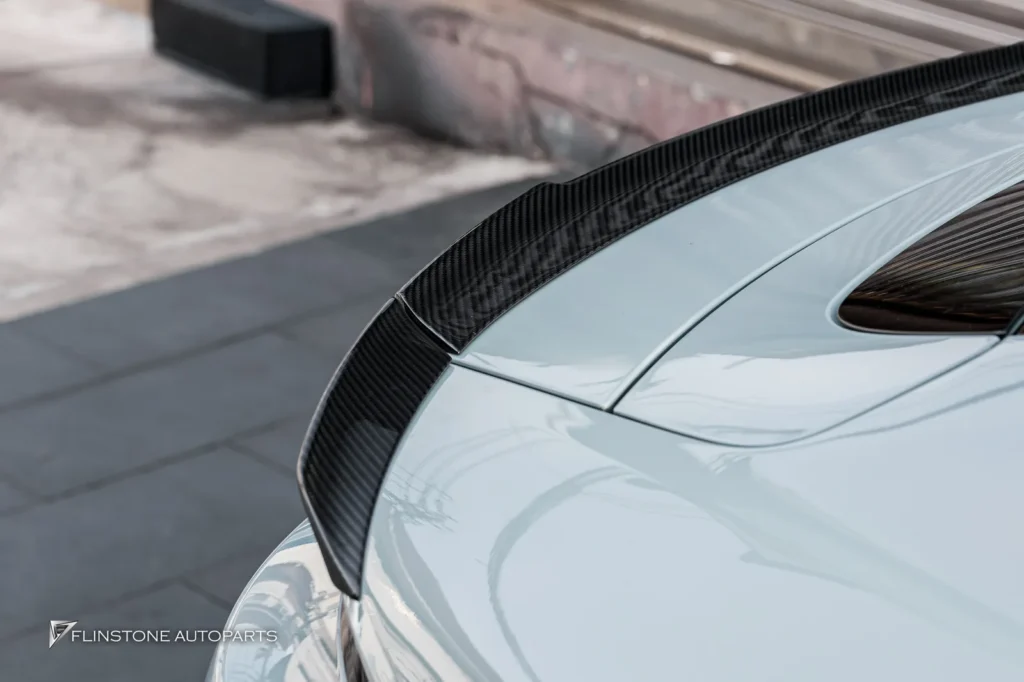 Porsche Taycan 4S สปอยเลอร์