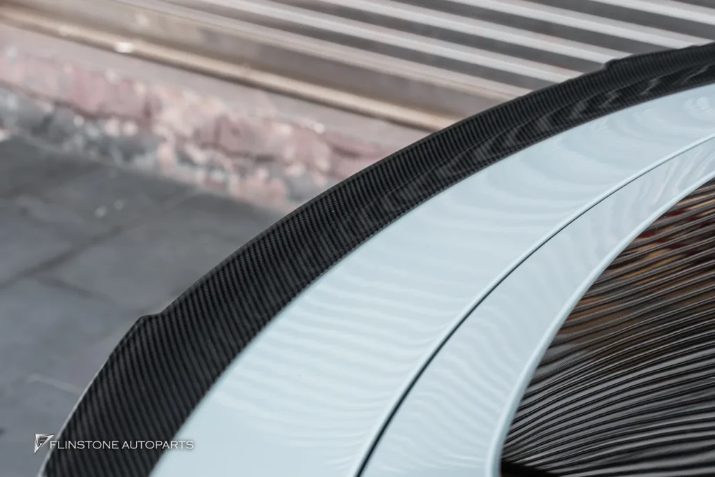 Porsche Taycan 4S สปอยเลอร์