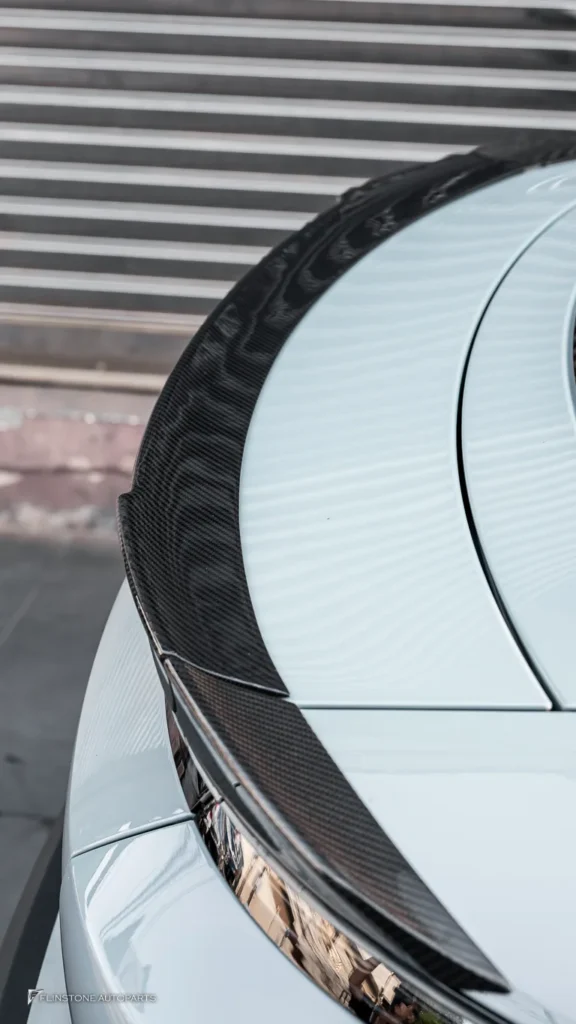 Porsche Taycan 4S สปอยเลอร์