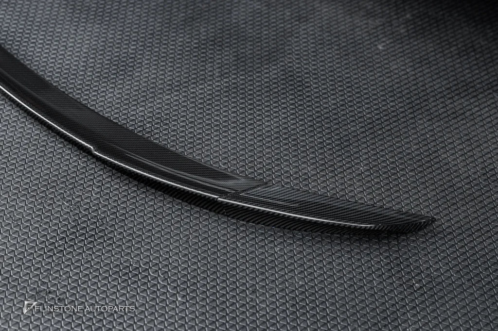 Porsche Taycan 4S สปอยเลอร์