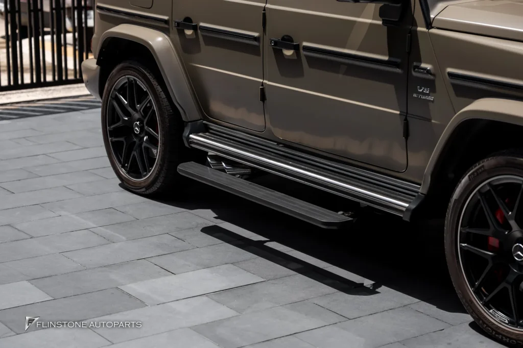 Mercedes-Benz G-Class บันได