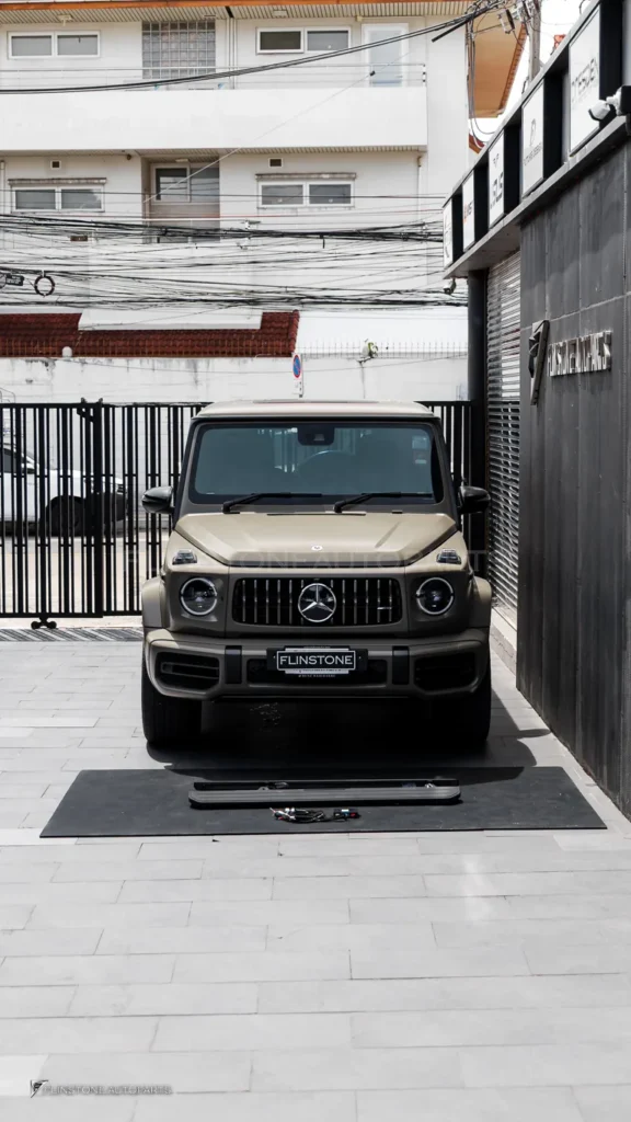Mercedes-Benz G-Class บันได