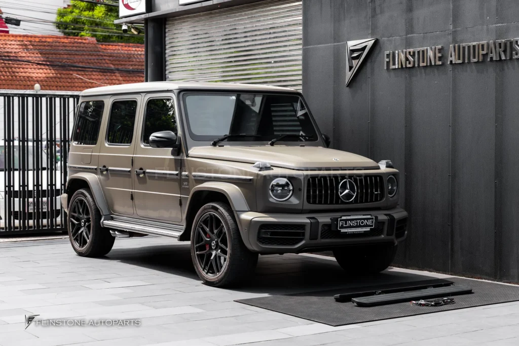 Mercedes-Benz G-Class บันได