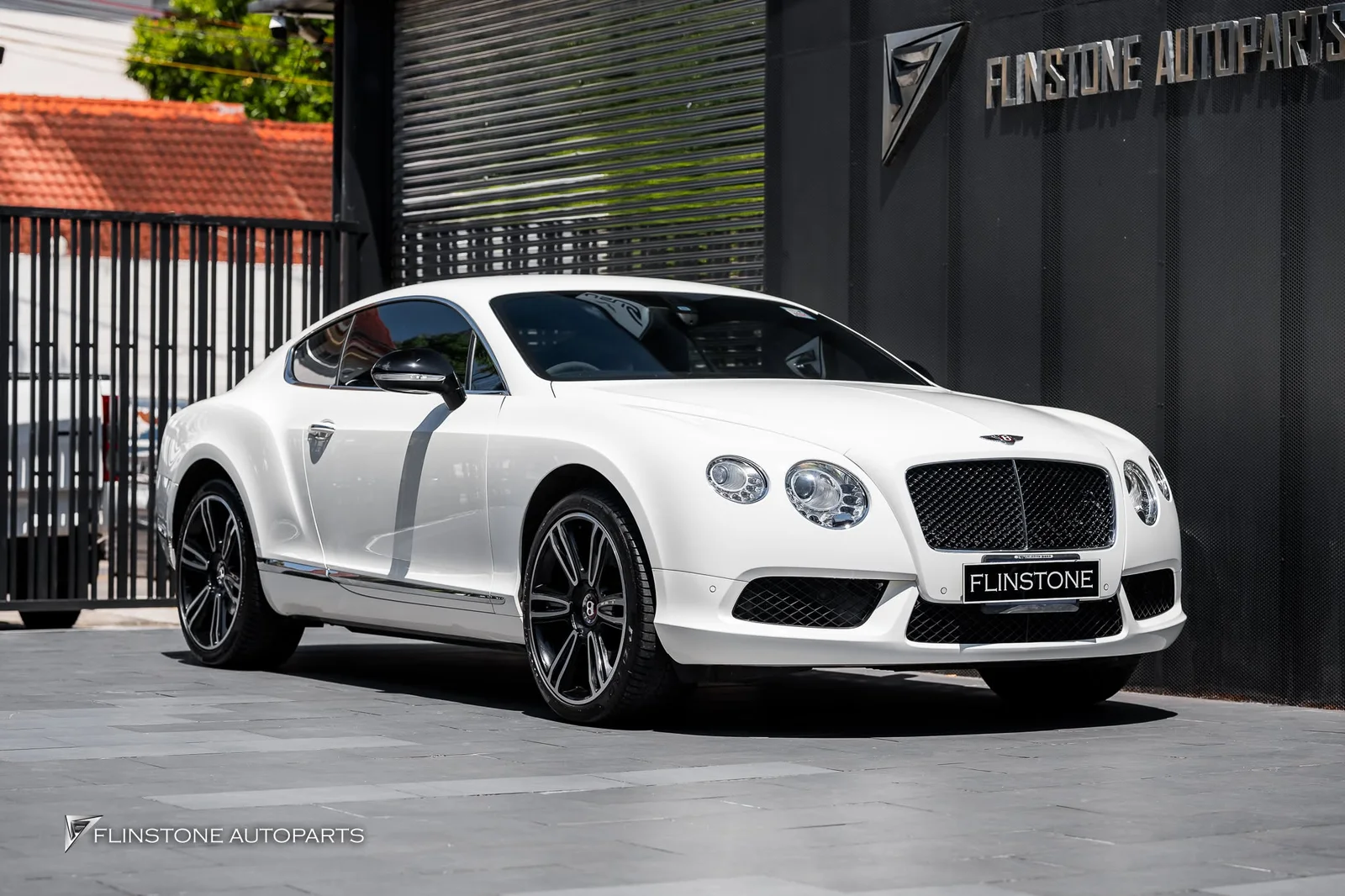 Bentley Continental GT เลือกติดตั้งกันชนหน้าใหม่พร้อมกระจังหน้า