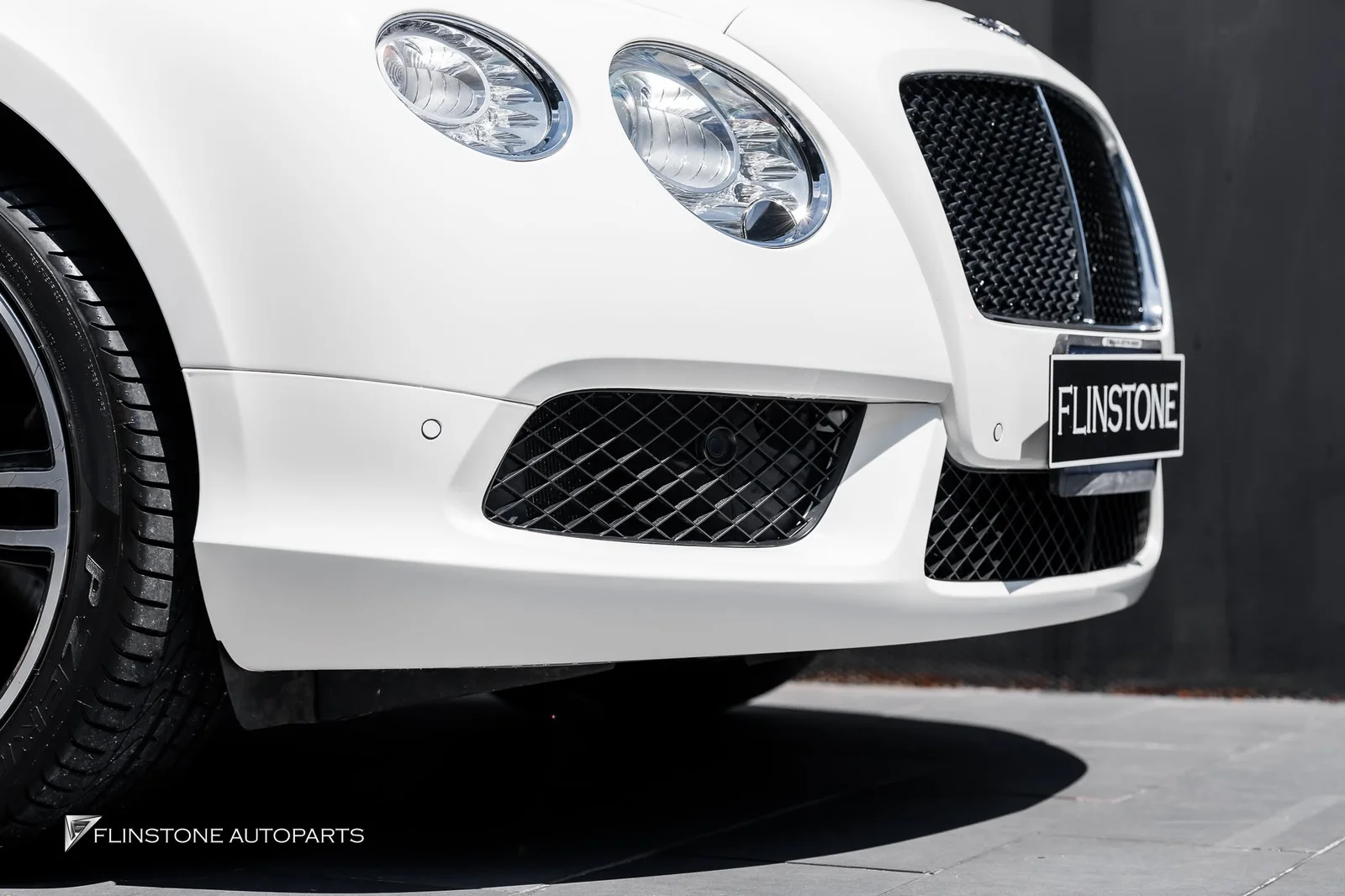 Bentley Continental GT เลือกติดตั้งกันชนหน้าใหม่พร้อมกระจังหน้า