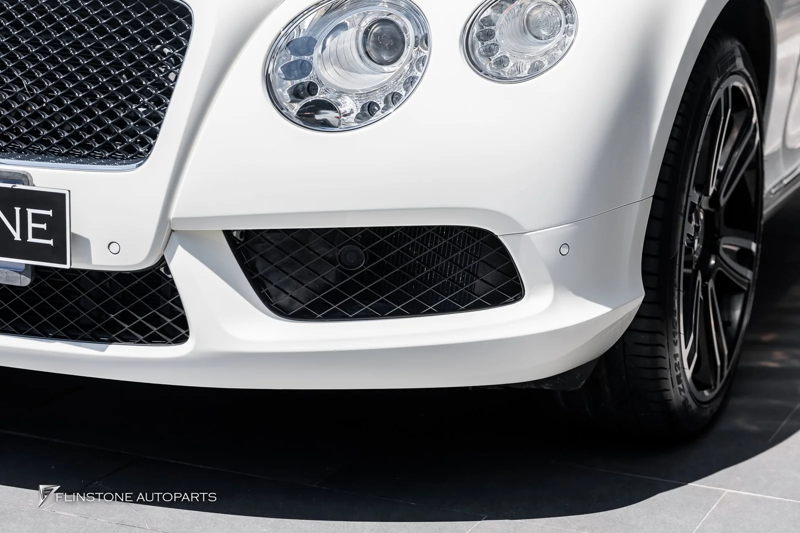 Bentley Continental GT เลือกติดตั้งกันชนหน้าใหม่พร้อมกระจังหน้า