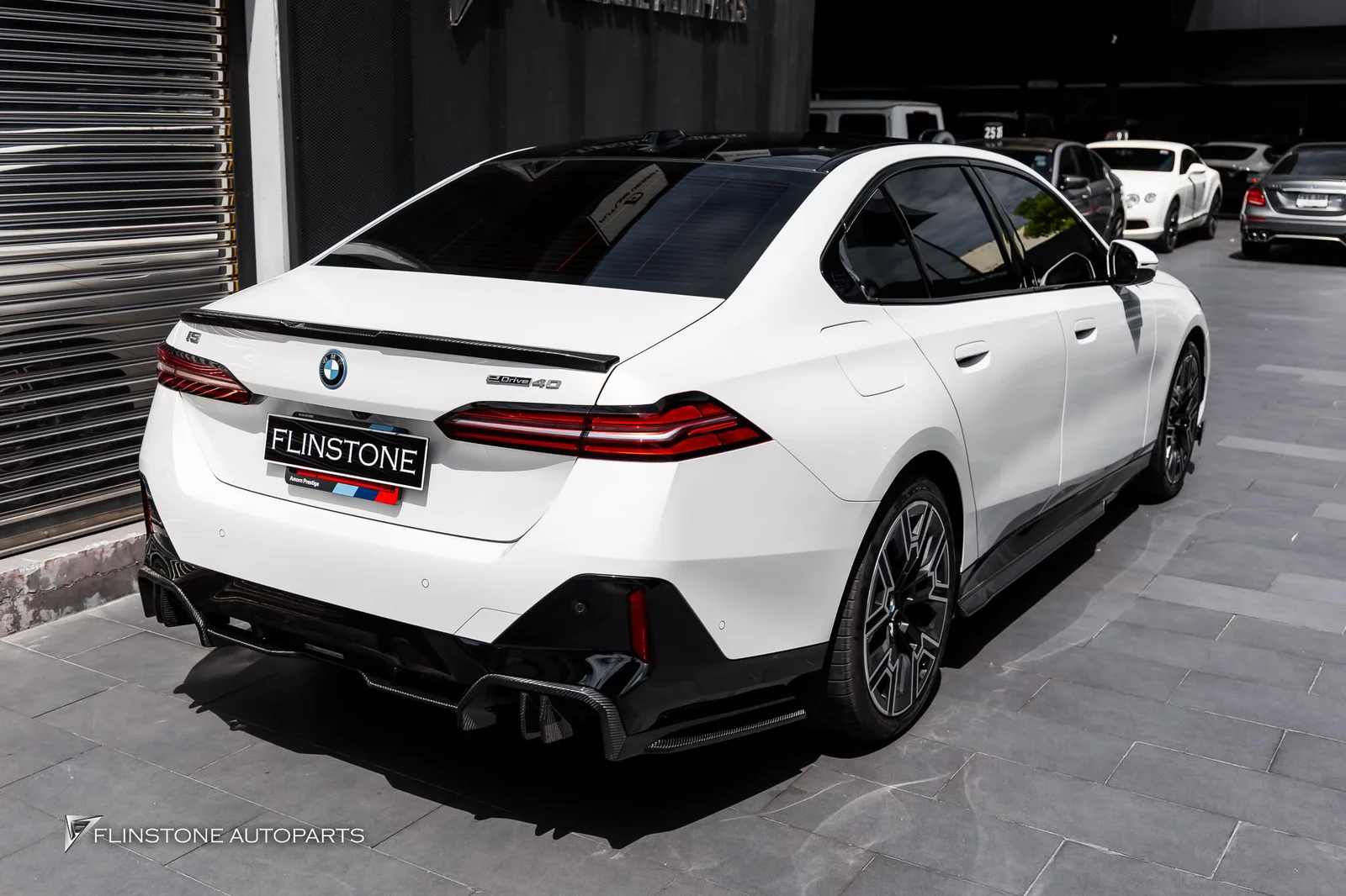 ผลงานติดตั้งชุดพาร์ท USUS Autoclave รอบคัน และระบบประตูดูดอัตโนมัติสำหรับ BMW