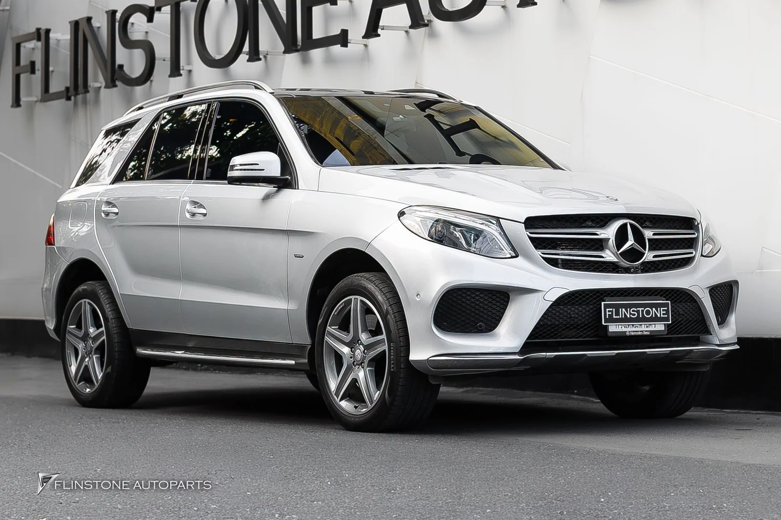 W166 ML-Class & W176 A-Class — อัปเกรดห้องโดยสารให้โมเดิร์นน่าขับ! Mercedes-Benz W166