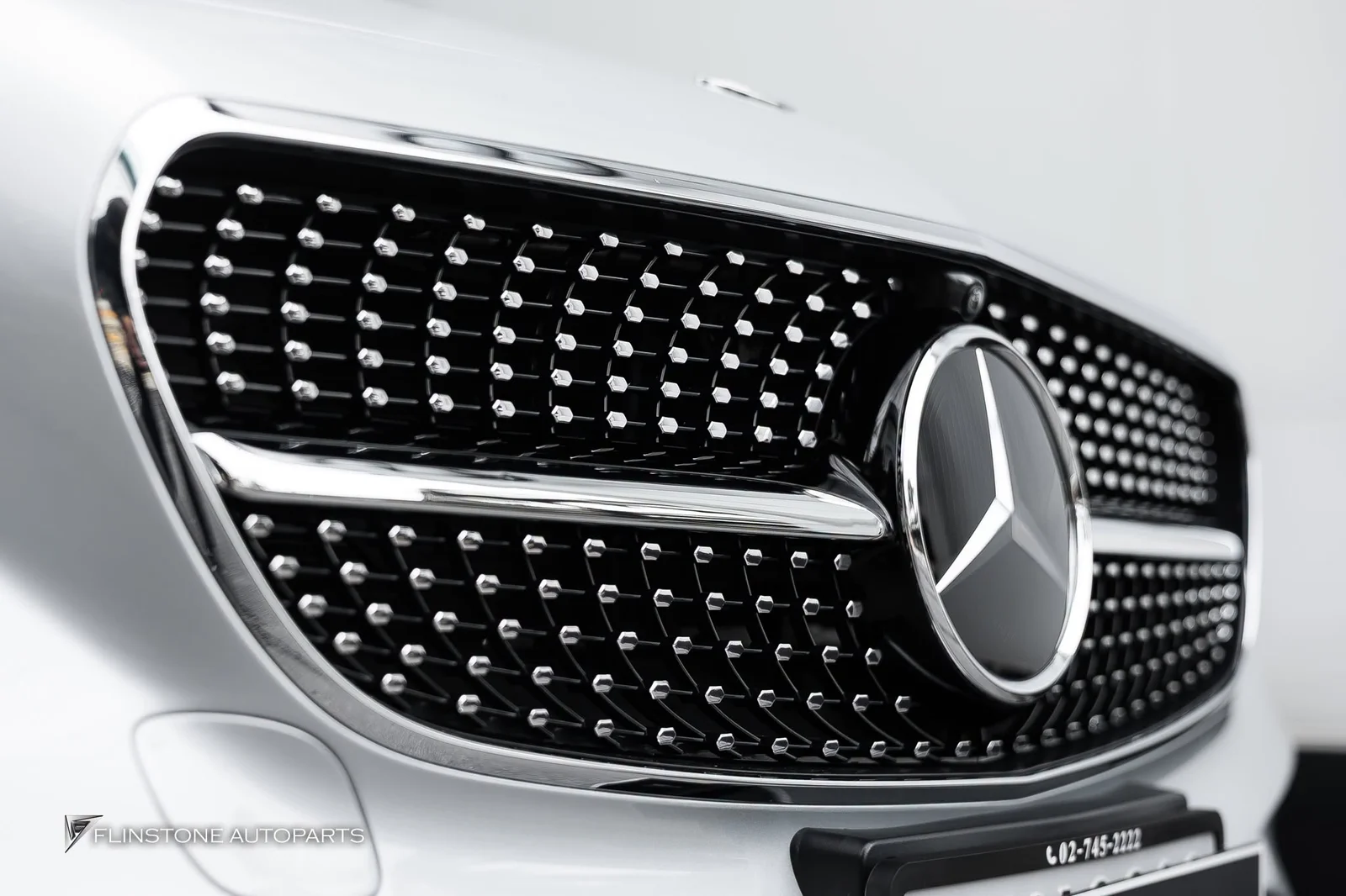 ติดตั้งกระจังหน้าทรง Diamond สำหรับ W213 E-Class