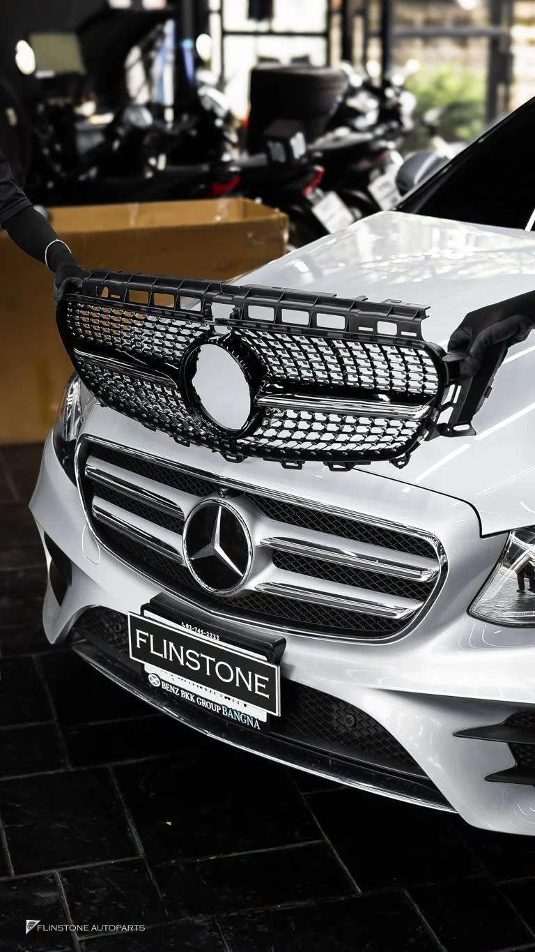 ติดตั้งกระจังหน้าทรง Diamond สำหรับ W213 E-Class