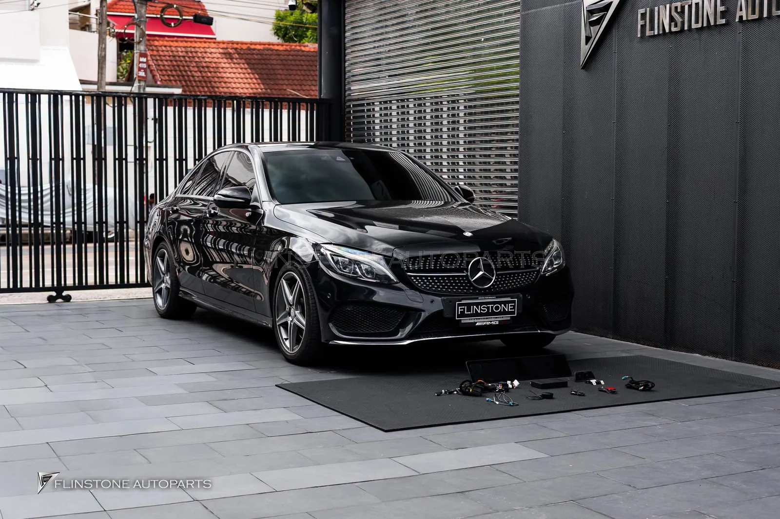 W205 C205 C-Class 2024 อัปเกรดความล้ำสมัยให้ภายในห้องโดยสาร Mercedes-Benz W205 C-Class