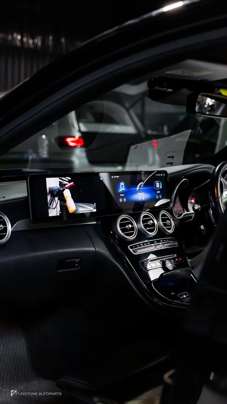 W205 C205 C-Class 2024 อัปเกรดความล้ำสมัยให้ภายในห้องโดยสาร Mercedes-Benz W205 C-Class