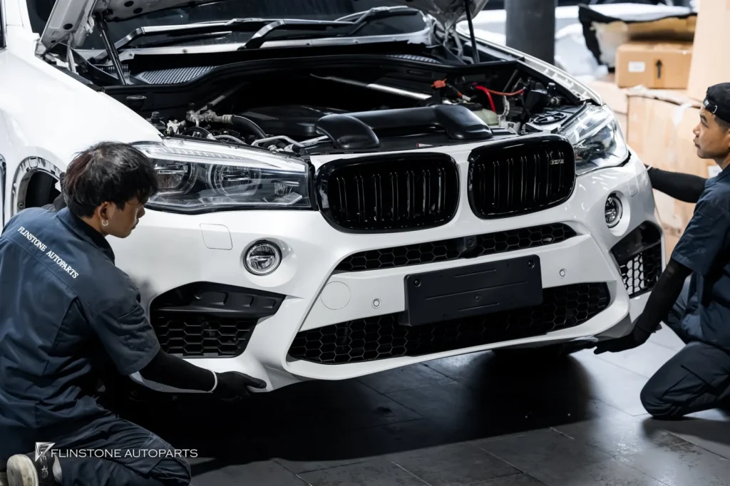 BMW X5 F15 ภาพผลงานกำลังติดตั้งชุดเบรค ล้อ และชุดแต่ง X5M