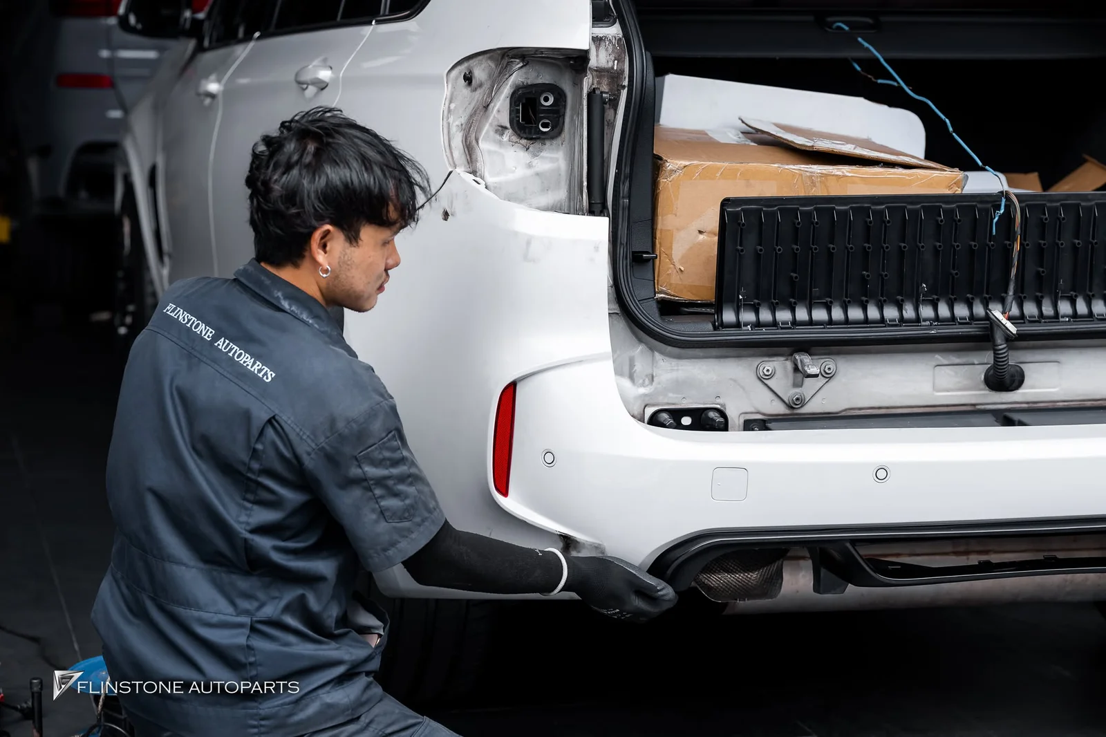 BMW X5 F15 ภาพผลงานกำลังติดตั้งชุดเบรค ล้อ และชุดแต่ง X5M