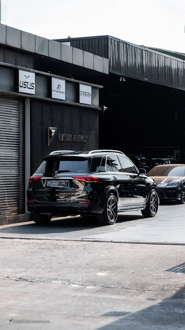 W167 GLE-Class ติดตั้งดิฟฟิวเซอร์พร้อมปลายท่อ GLE53 AMG สีดำ