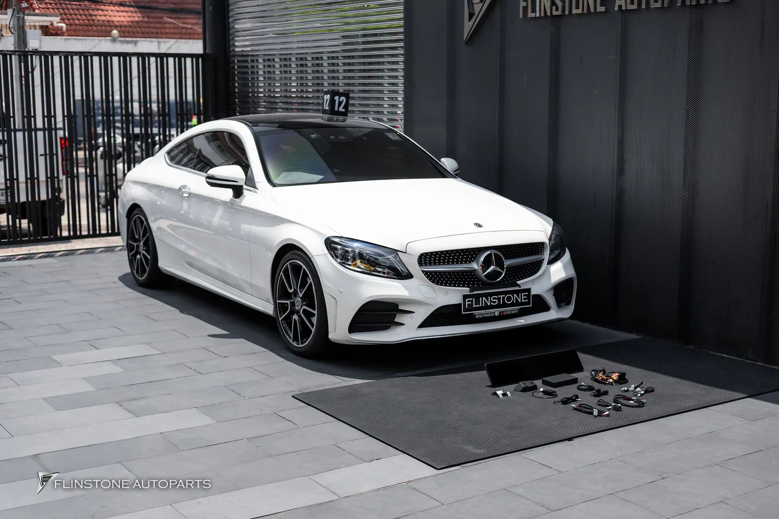 W205 C205 C-Class 2024 อัปเกรดความล้ำสมัยให้ภายในห้องโดยสารของ Mercedes-Benz W205 C-Class