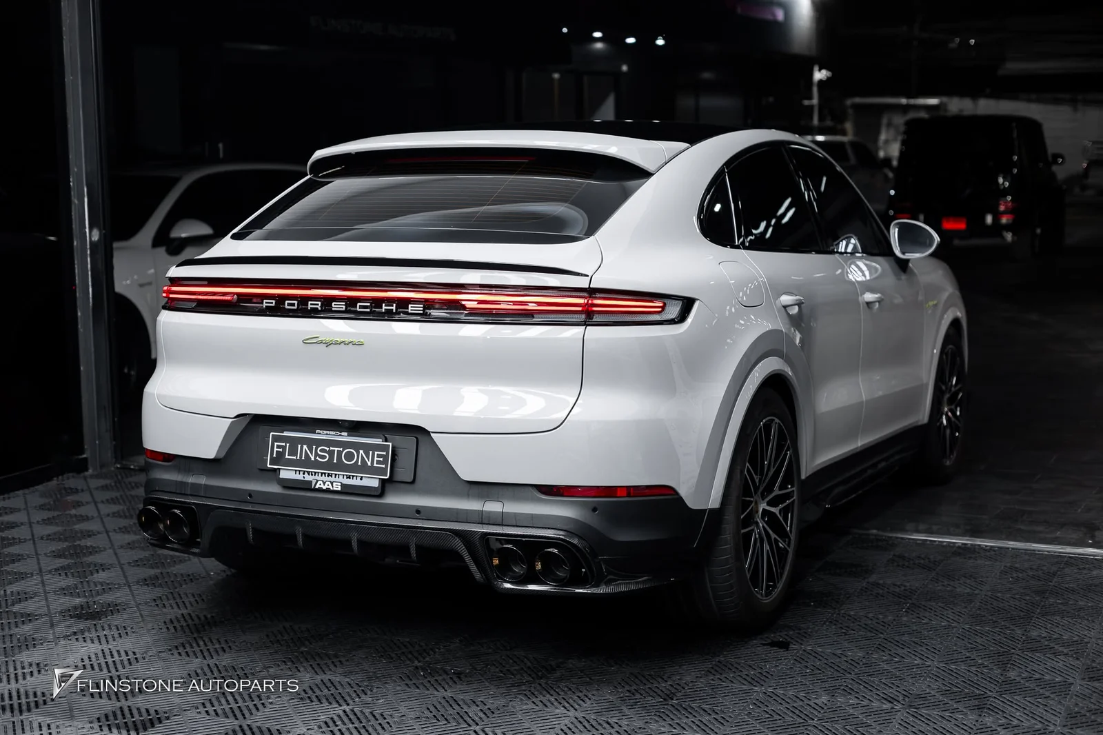 อัปเกรดความสปอร์ตดุดันให้ SUV สายพันธุ์หรูอย่าง PORSCHE Cayenne Coupe 9Y0.2