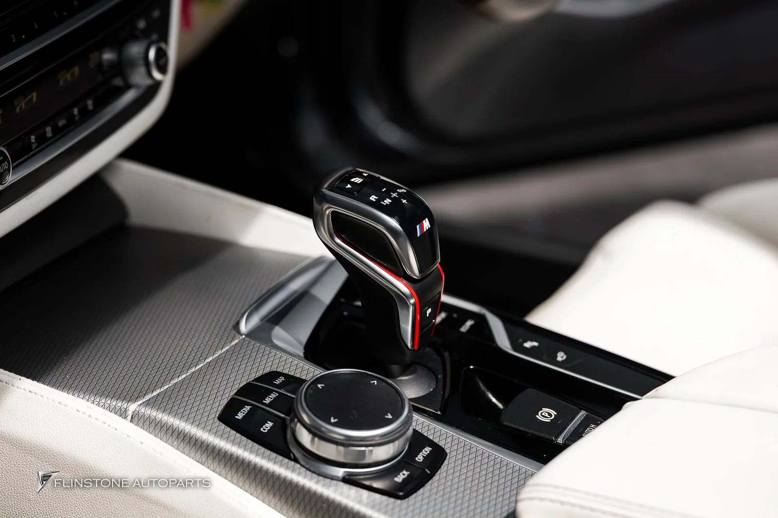 BMW G30 / F90 2024+ ติดตั้งพวงมาลัยคาร์บอนและหัวเกียร์ M5 สำหรับ BMW G30 Series 5