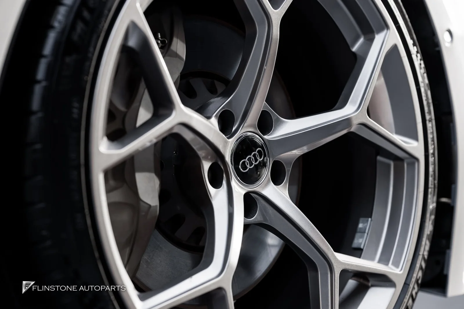 เต็มซุ้มกับ AUDI A7 คันนี้ครับ รอบนี้ลูกค้าเลือกอัปเกรดความสปอร์ตพรีเมียมด้วยล