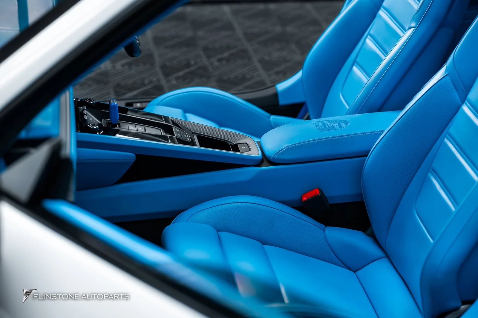 PORSCHE 992 2025+ พามาดูงานเปลี่ยนโฉมภายในของ Porsche 992 Carrera คันนี้กันหน่อยครับ