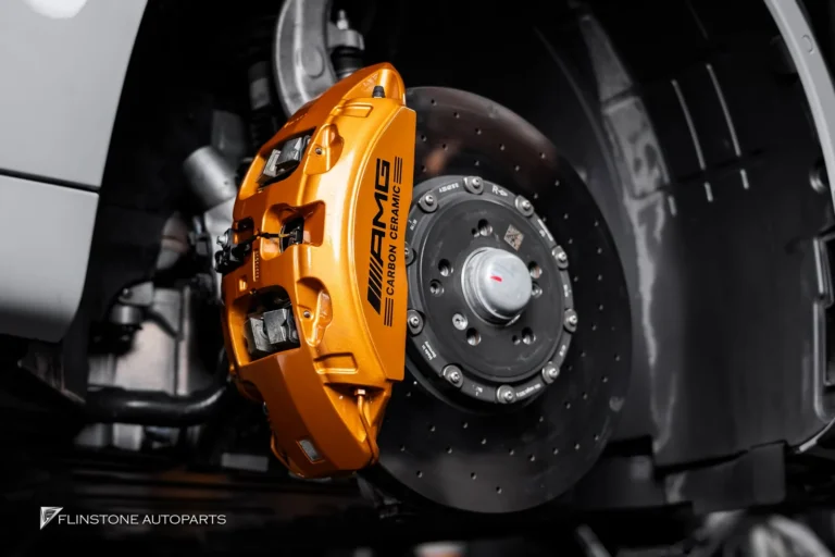 C236 CLE-Class Coupe — ถ่ายภาพขั้นตอนติดตั้งสำหรับชุดเบรค AMG Carbon Ceramic และชุด