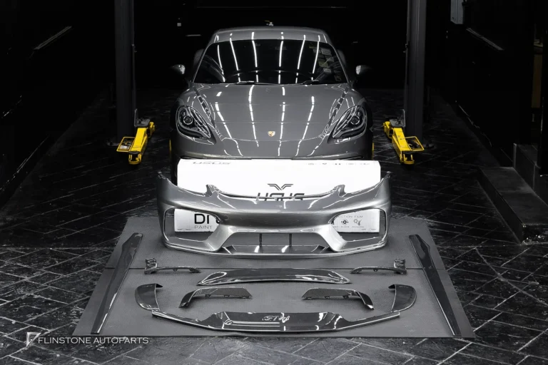 PORSCHE 718 Cayman / Boxster — เรียงพาร์ทเตรียมติดตั้งชุดกันชนหน้า GT4 718 สำหรับ PORSCHE
