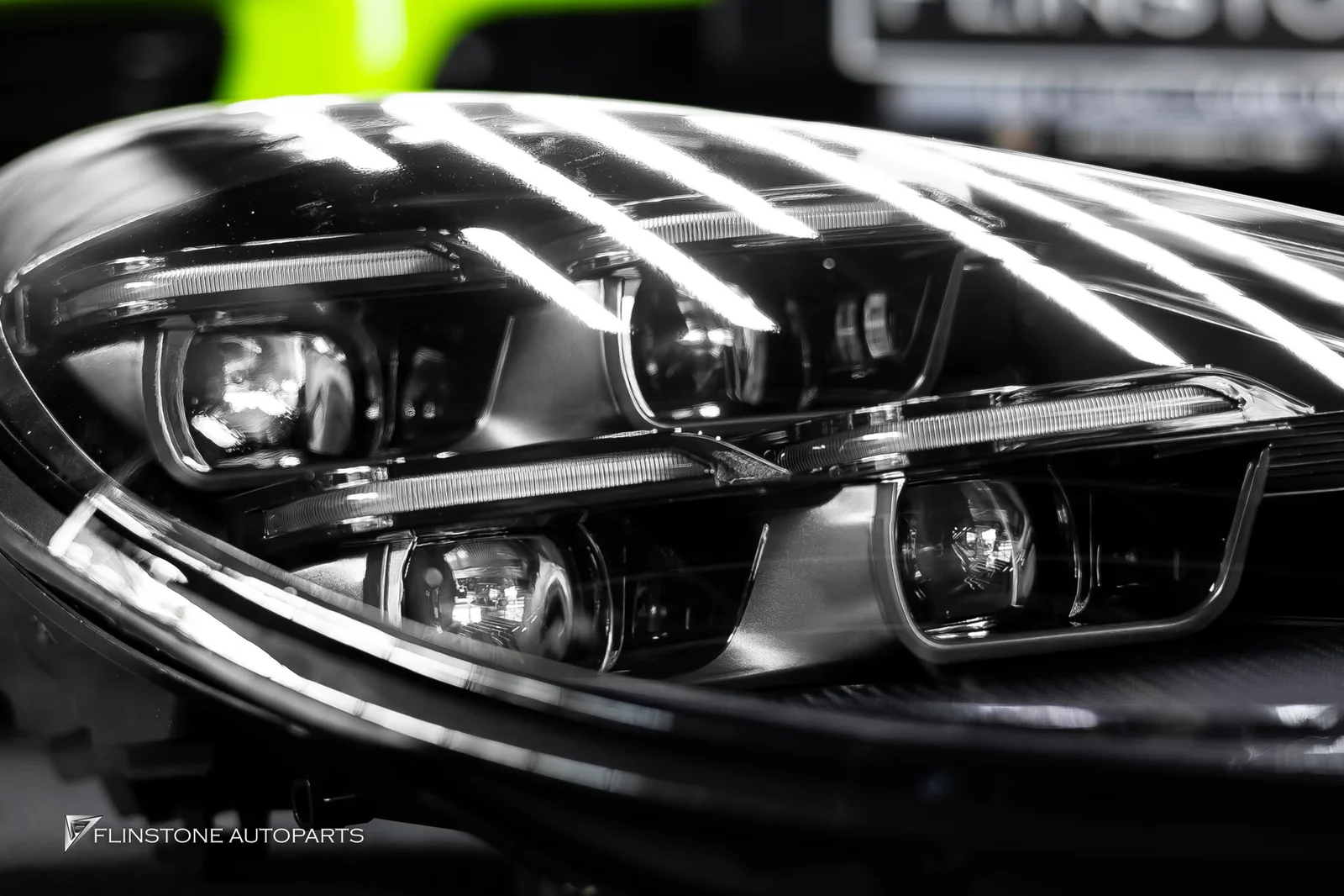เปลี่ยนไฟหน้าแบบ PDLS Look ให้กับ PORSCHE Panamera 970.2