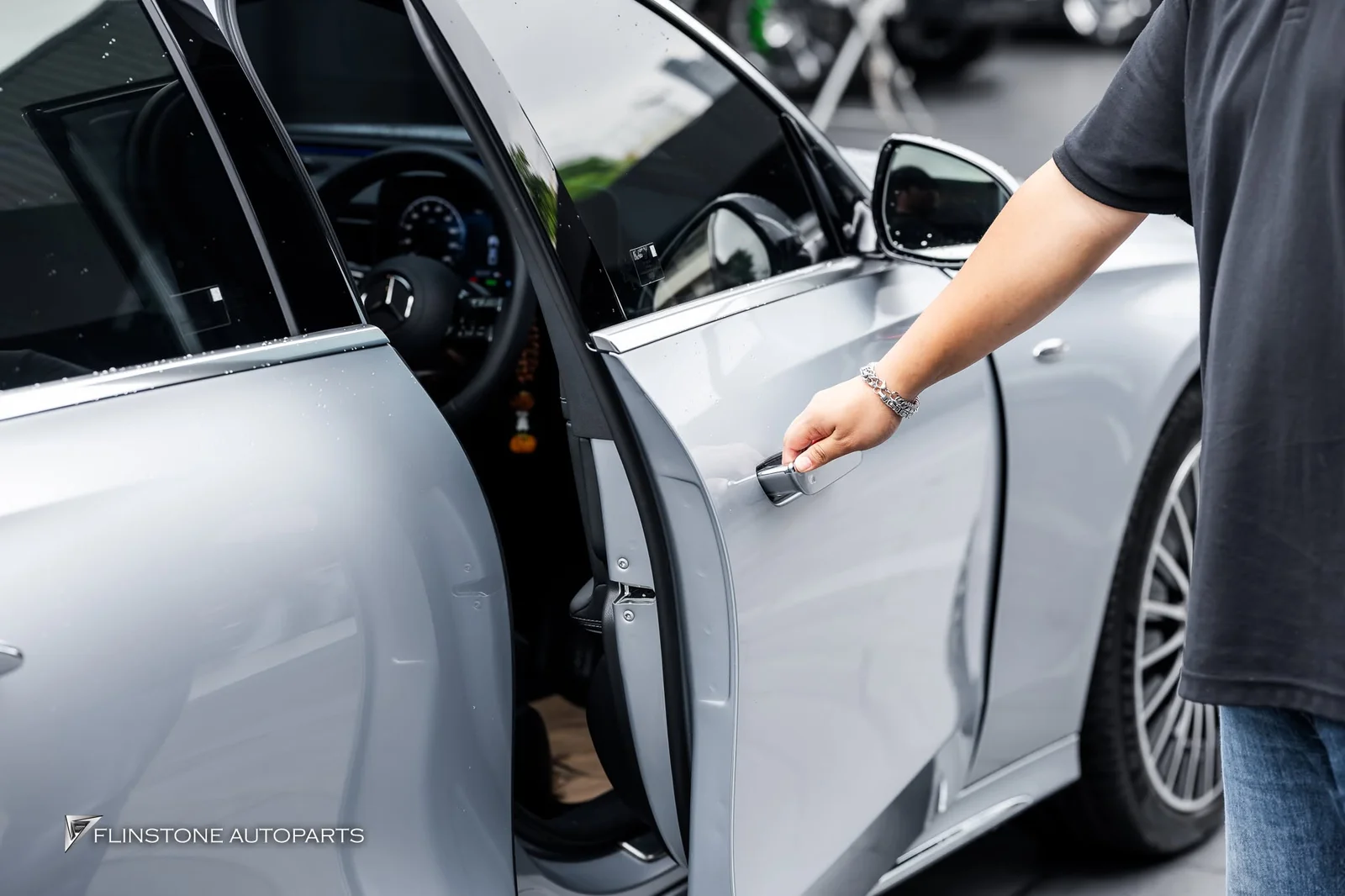 Mercedes W214 E-Class เป็นอีกรุ่นที่แต่งที่ร้านเยอะมากๆ