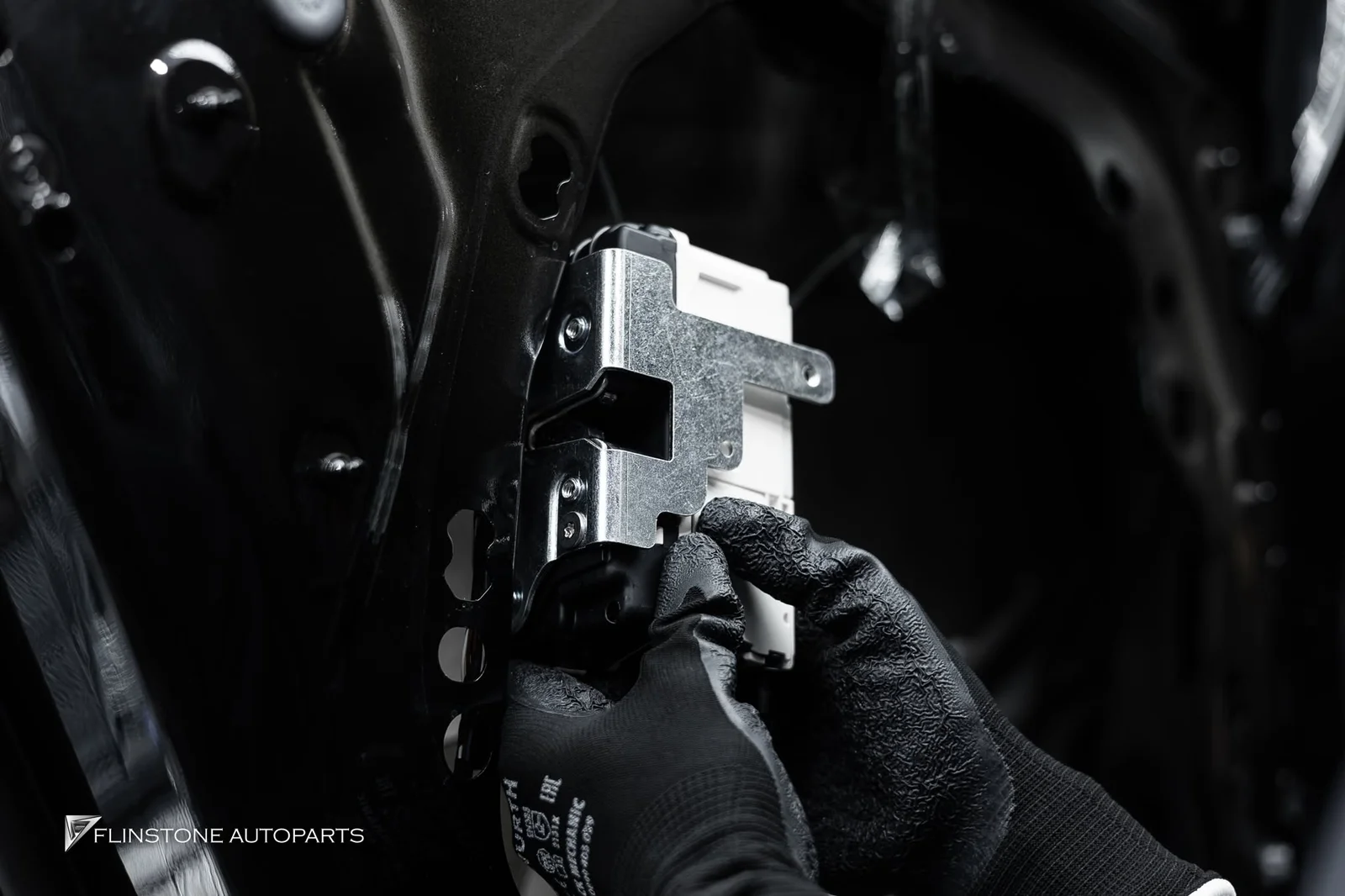 BMW i5 G60 ติดตั้งประตูดูดอัตโนมัติ (Soft Close) เพิ่มความสะดวกสบายในการใช้งาน