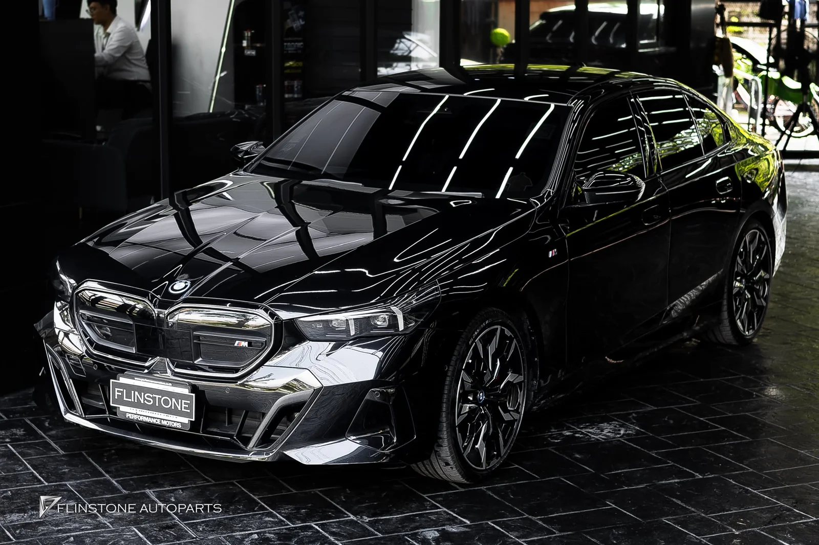 BMW i5 G60 ติดตั้งประตูดูดอัตโนมัติ (Soft Close) เพิ่มความสะดวกสบายในการใช้งาน