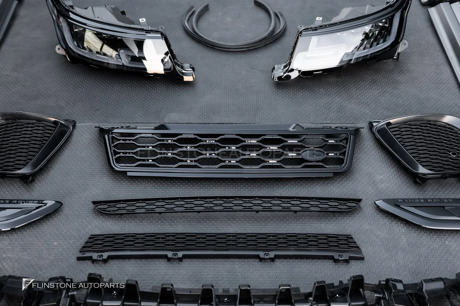 รถ RANGE ROVER SPORT 2014 ชุดพาร์ทเตรียมติดตั้งสำหรับ SVR 2018