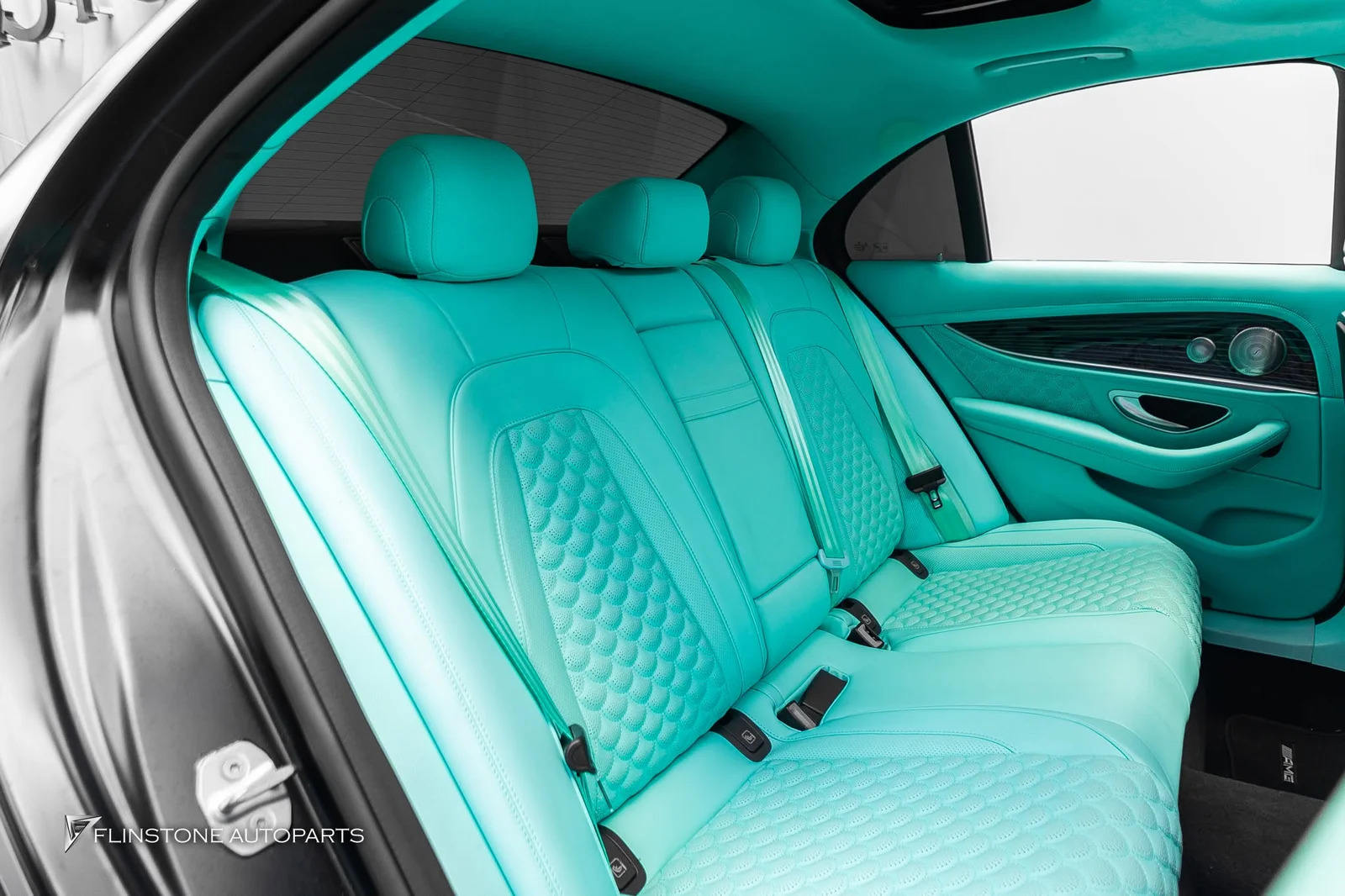 W213 E-Class Mercedes Benz W213 E63s AMG เลือกเปลี่ยนสีภายใน Tiffany Blue
