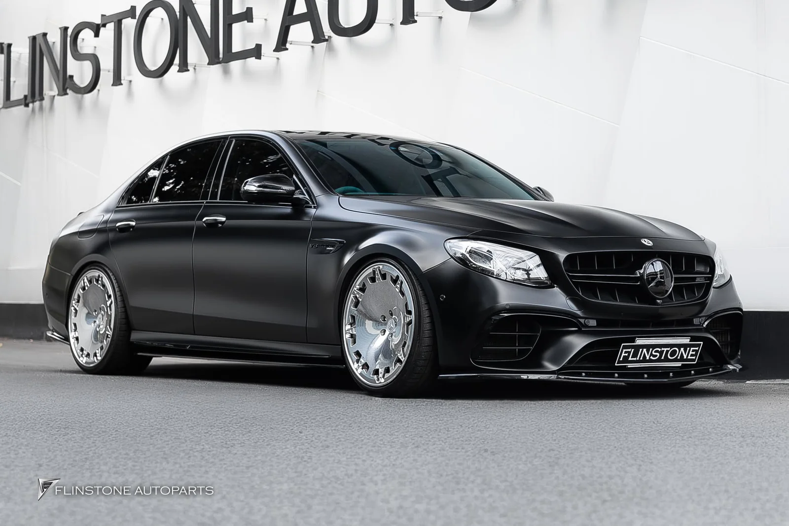 W213 E-Class Mercedes Benz W213 E63s AMG เลือกเปลี่ยนสีภายใน Tiffany Blue