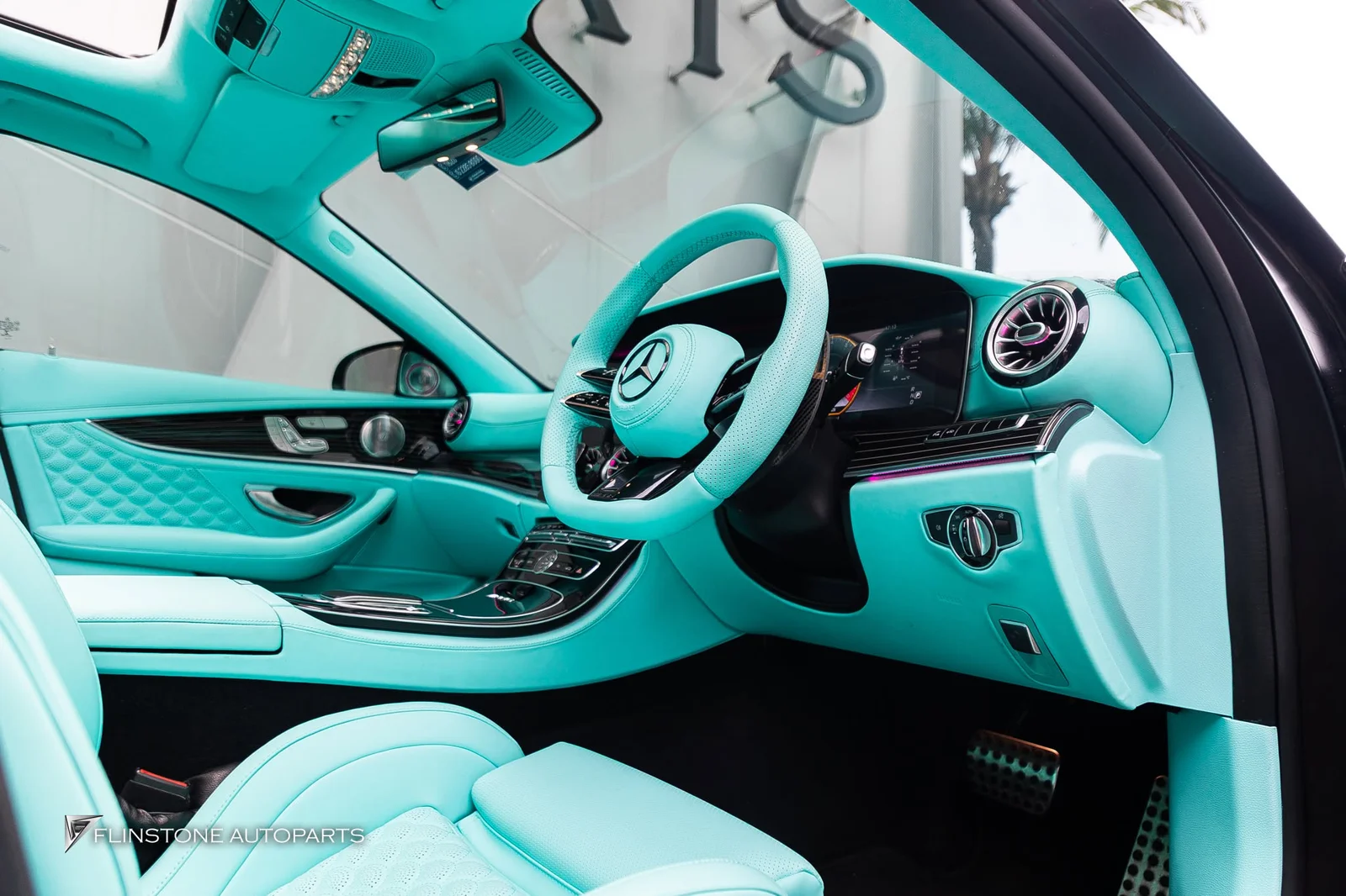 W213 E-Class Mercedes Benz W213 E63s AMG เลือกเปลี่ยนสีภายใน Tiffany Blue