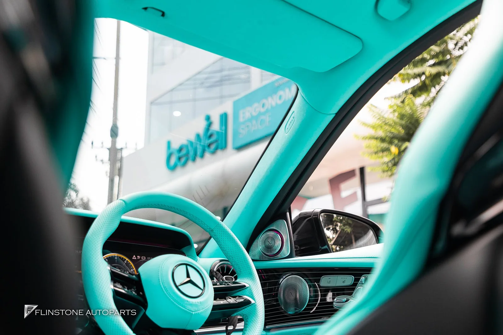 W213 E-Class Mercedes Benz W213 E63s AMG เลือกเปลี่ยนสีภายใน Tiffany Blue