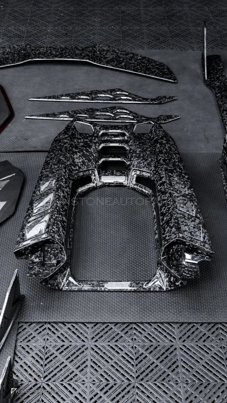 ชุดแต่งรอบคัน DUKE DYNAMIC สำหรับ LAMBORGHINI Revuelto มาทั้งแบบคาร์บอนและ