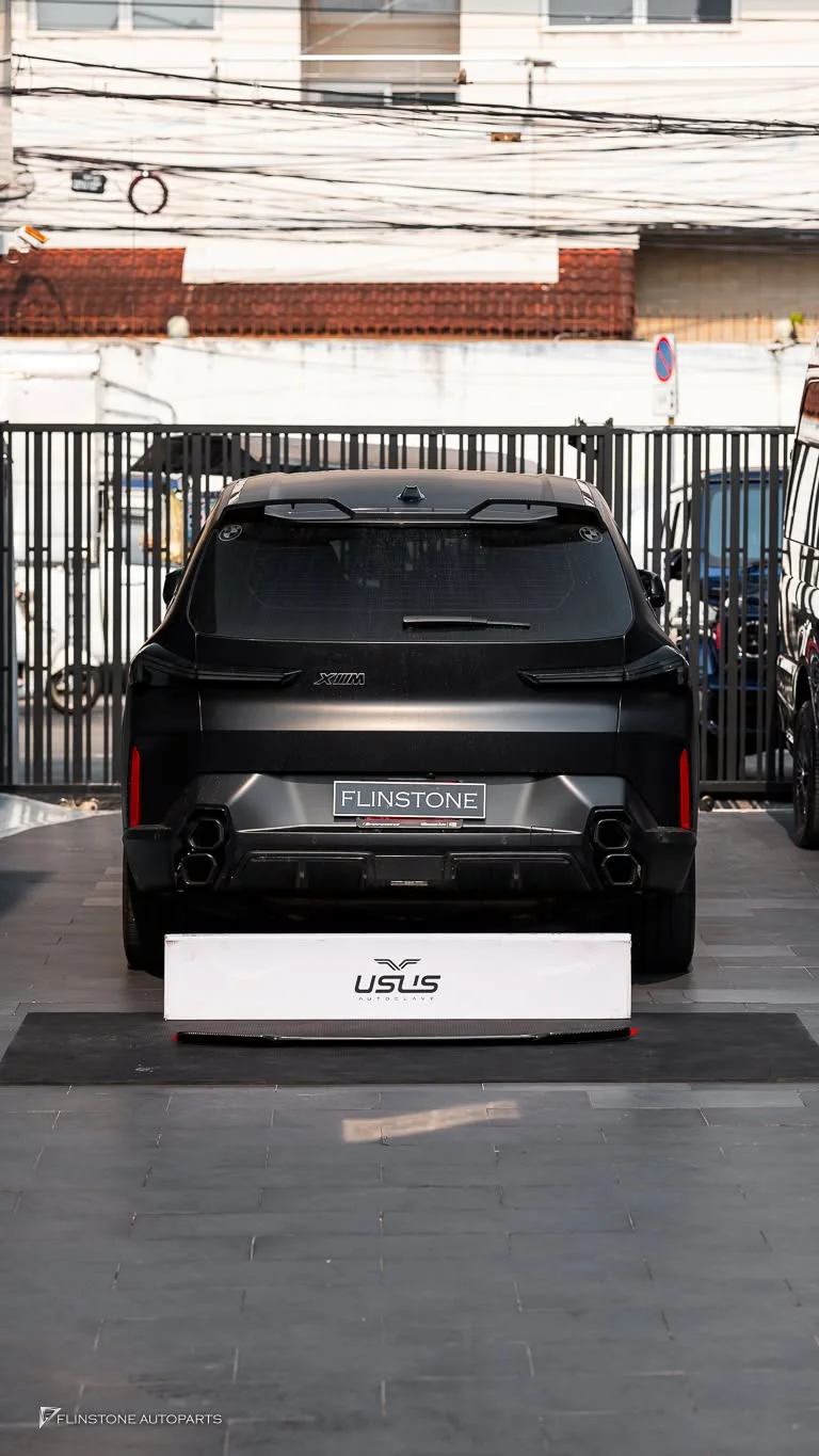 BMW XM G09 ติดตั้งสปอยเลอร์ท้าย งานคาร์บอนจาก USUS Autoclave
