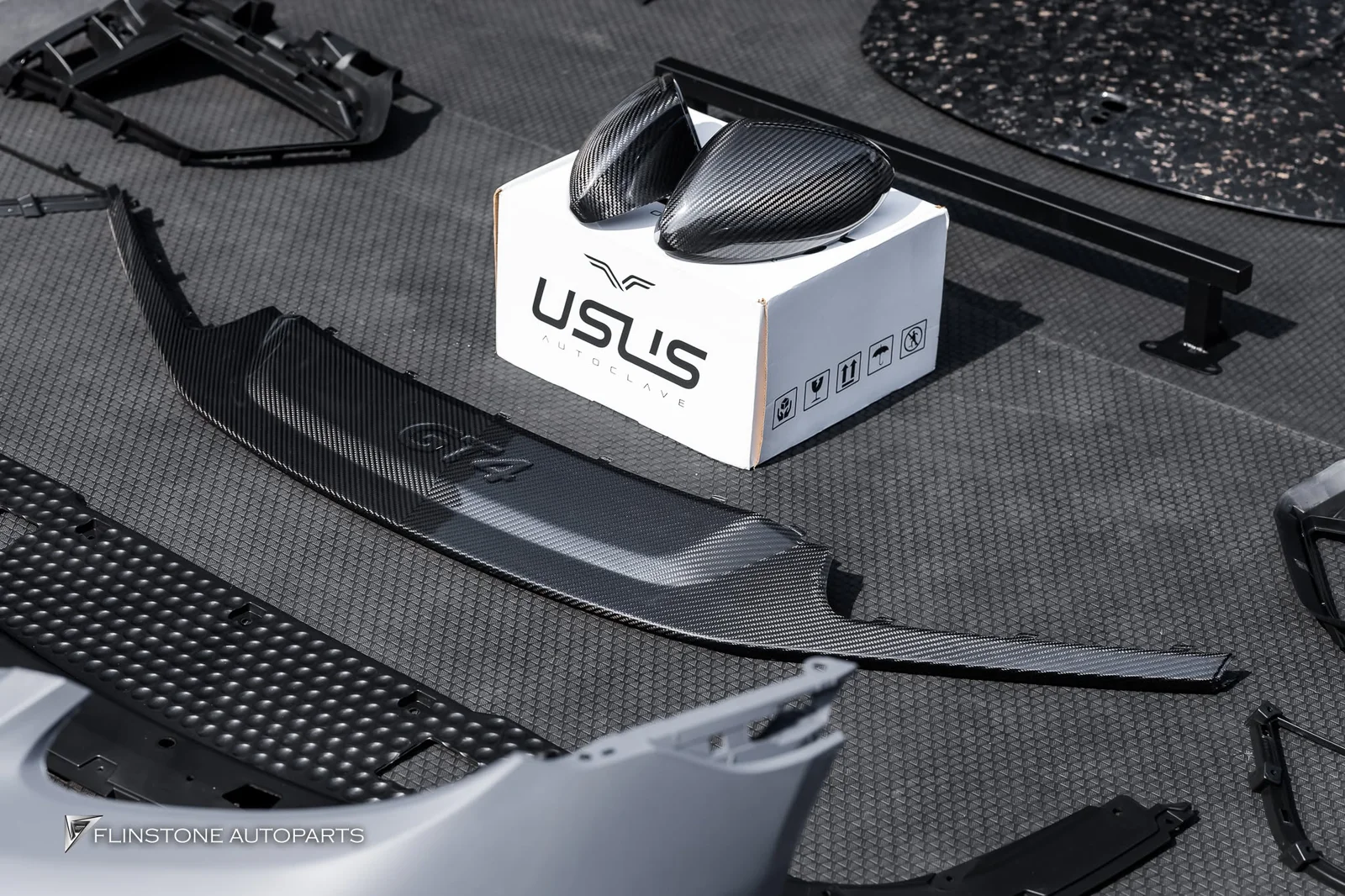 PORSCHE 718 Cayman / Boxster — ภาพผลงานติดตั้งคาร์บอนจาก “USUS Autoclave” สำหรับ PORSCHE