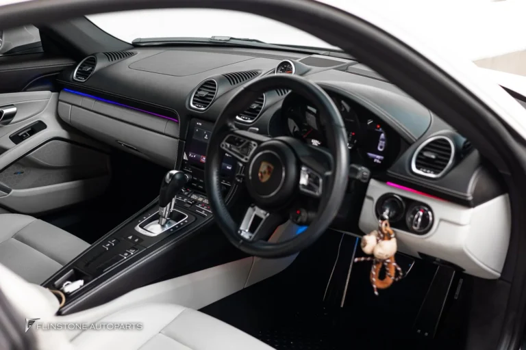 PORSCHE 718 Cayman / Boxster — ติดตั้งไฟภายในสำหรับ 718 Cayman สามารถปรับเปลี่ยนสีได้เป็น
