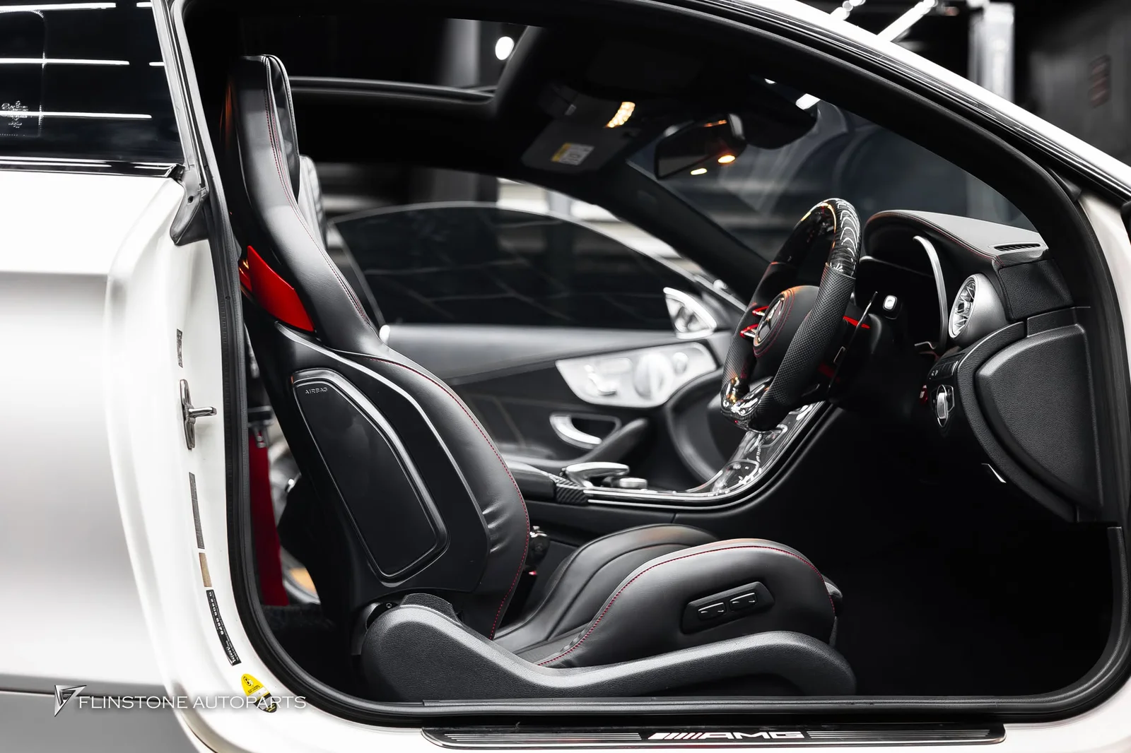 W205 C205 C-Class 2024 — ติดตั้งอัปเกรดเบาะ Mercedes AMG สำหรับ C43 AMG และเปลี่ยนสาย